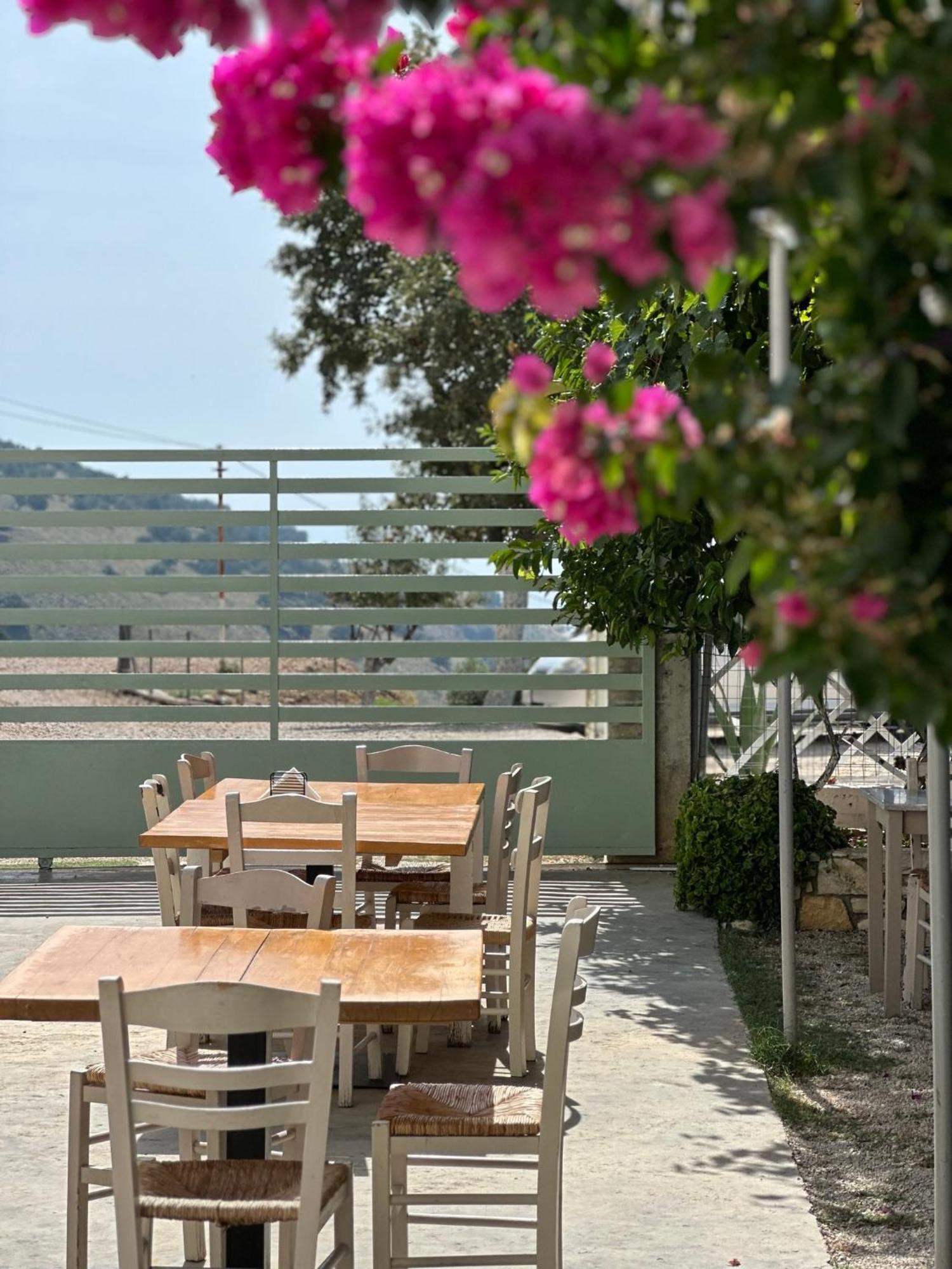 Elea Guesthouse Himare Eksteriør bilde